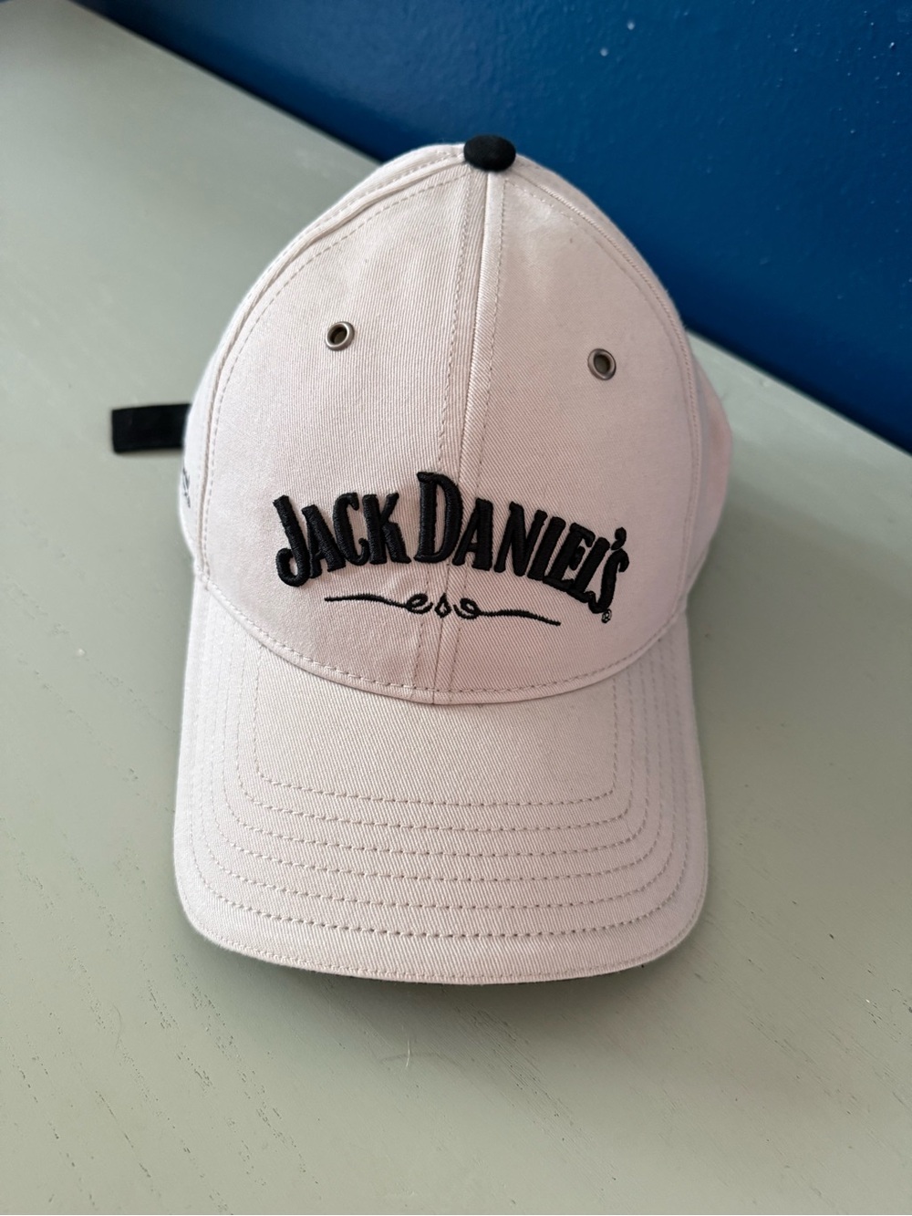New NWT Jack Daniel's Slideback Adjustable Hat Baseball Cap White and Black